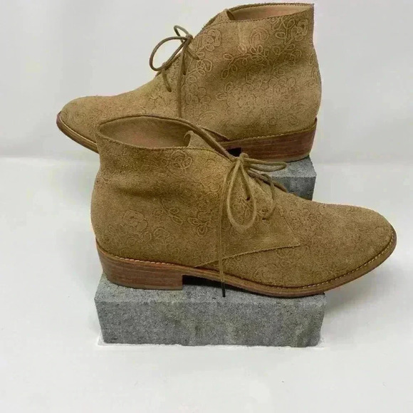 Huma Blanco Suede tie up Bootie - Picture 6 of 7